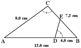 En trekant ABC der AC = 8.0 cm, AB = 12.0 cm og BC = 7.2 cm. Punktet D ligger på AB slik at DB = 4.0 cm og punktet E ligger på BC. Vinklene BCA og EDB er like store.